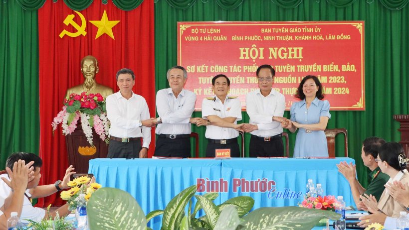 Tăng cường phối hợp tuyên truyền biển, đảo và thu hút nguồn nhân lực