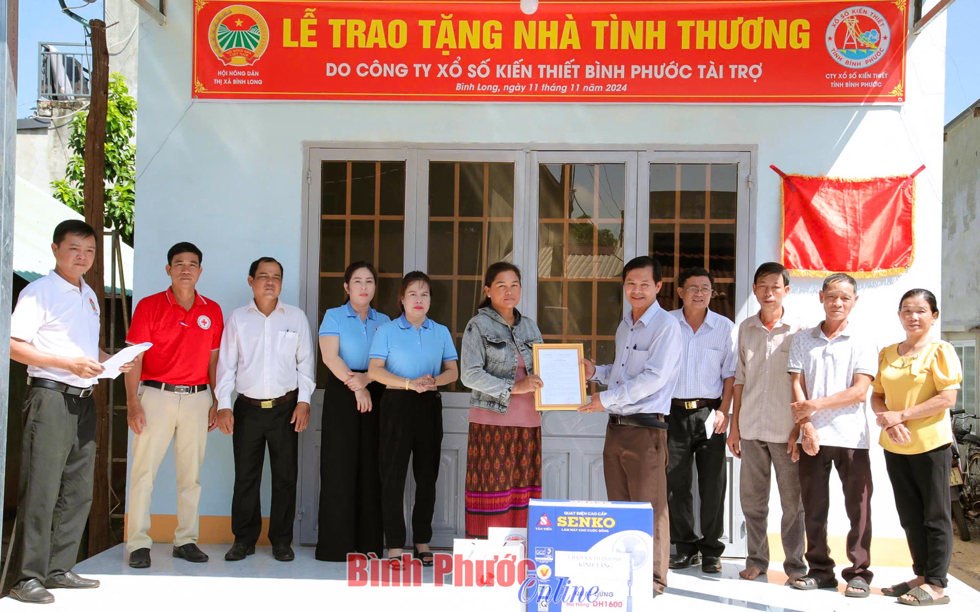 Bình Long: Bàn giao 2 nhà tình thương cho hộ dân khó khăn 