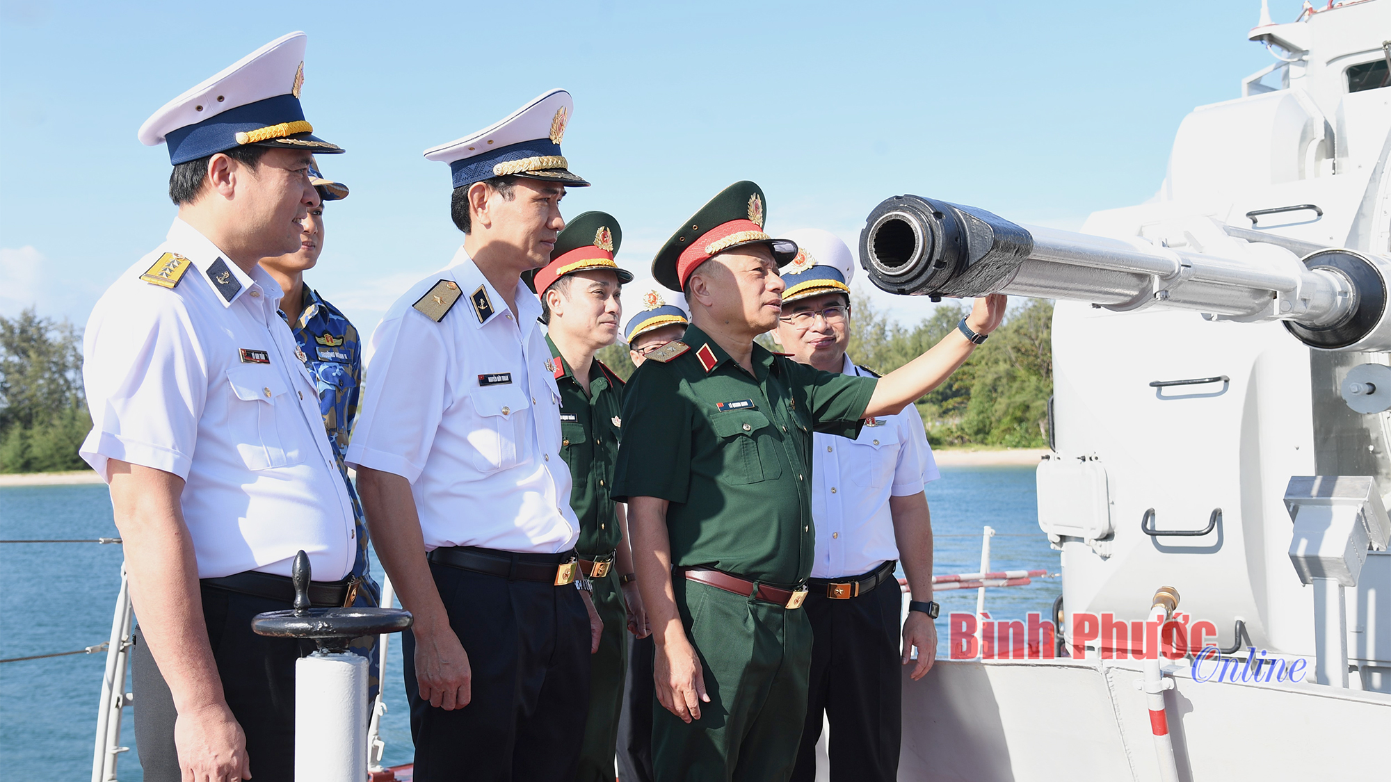 Bộ Quốc phòng kiểm tra toàn diện tại Bộ Tư lệnh Vùng 5 Hải quân