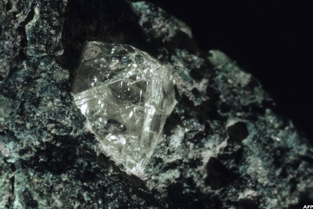 Botswana trở thành trung tâm chứng nhận kim cương để xuất khẩu sang G7