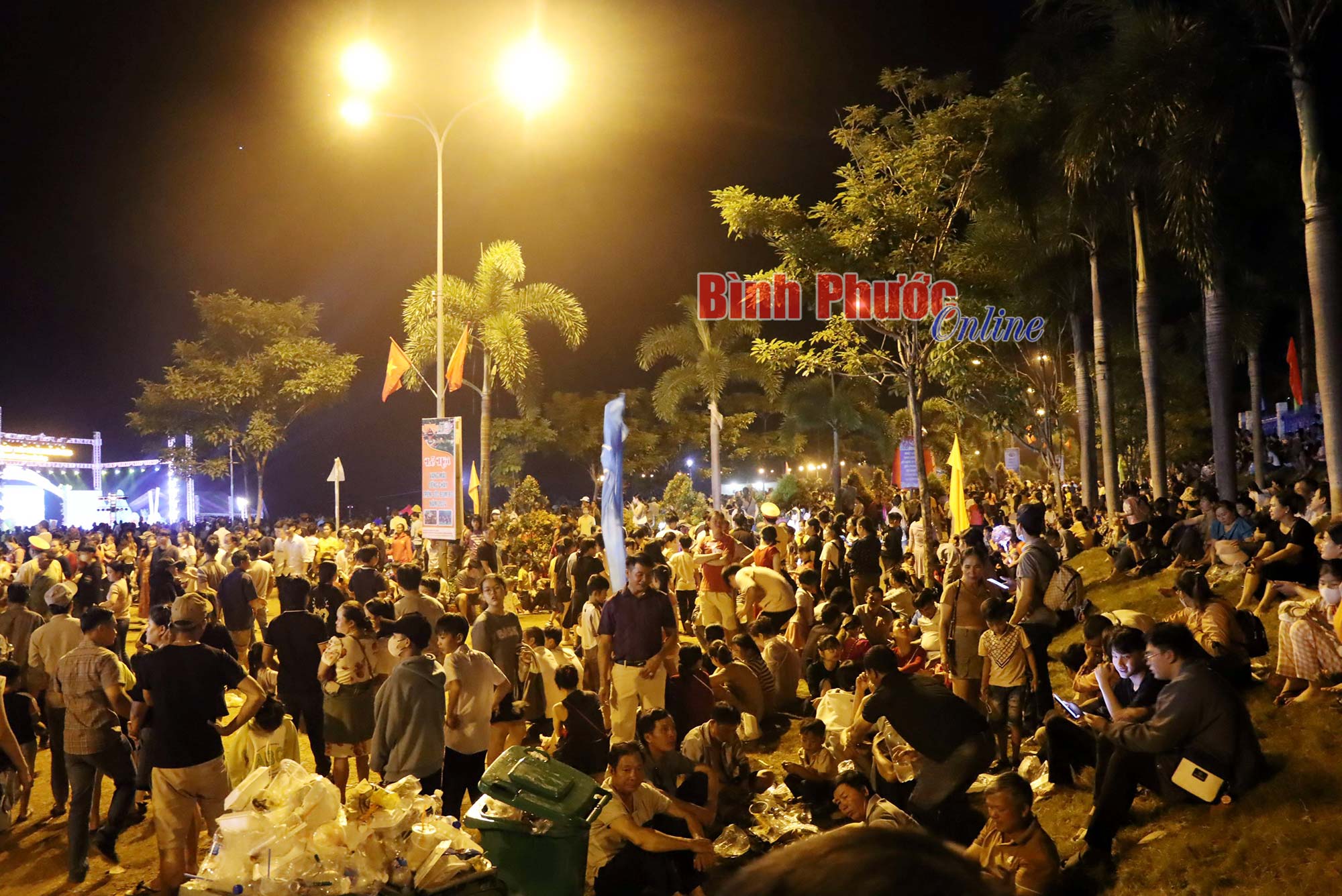 Bùng nổ chương trình nghệ thuật “Đêm hội Bom Bo”