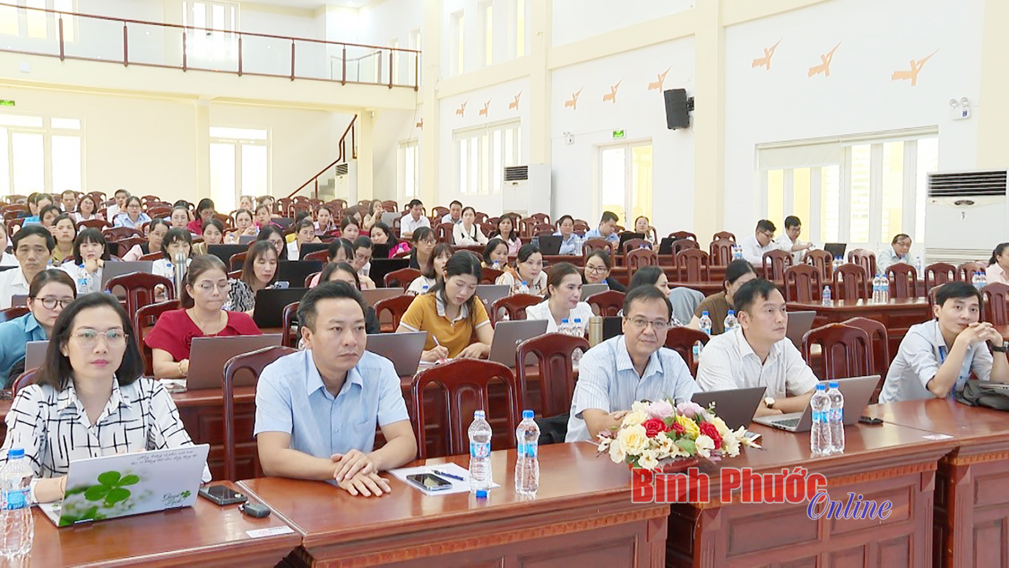Chơn Thành: Tập huấn phần mềm quản lý văn bản và ứng dụng Trung tâm IOC