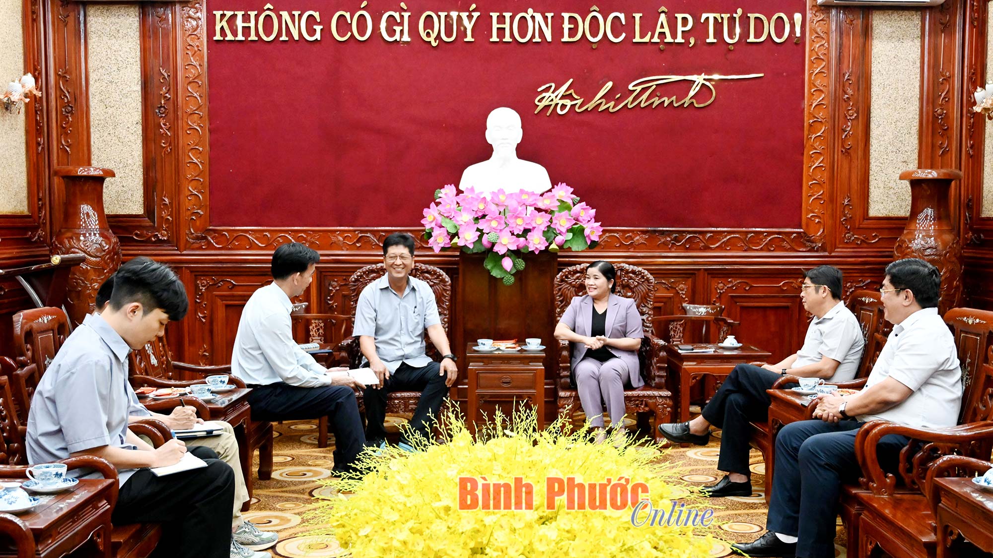 Chủ tịch UBND tỉnh Trần Tuệ Hiền tiếp và làm việc với Công ty Beesco Vina