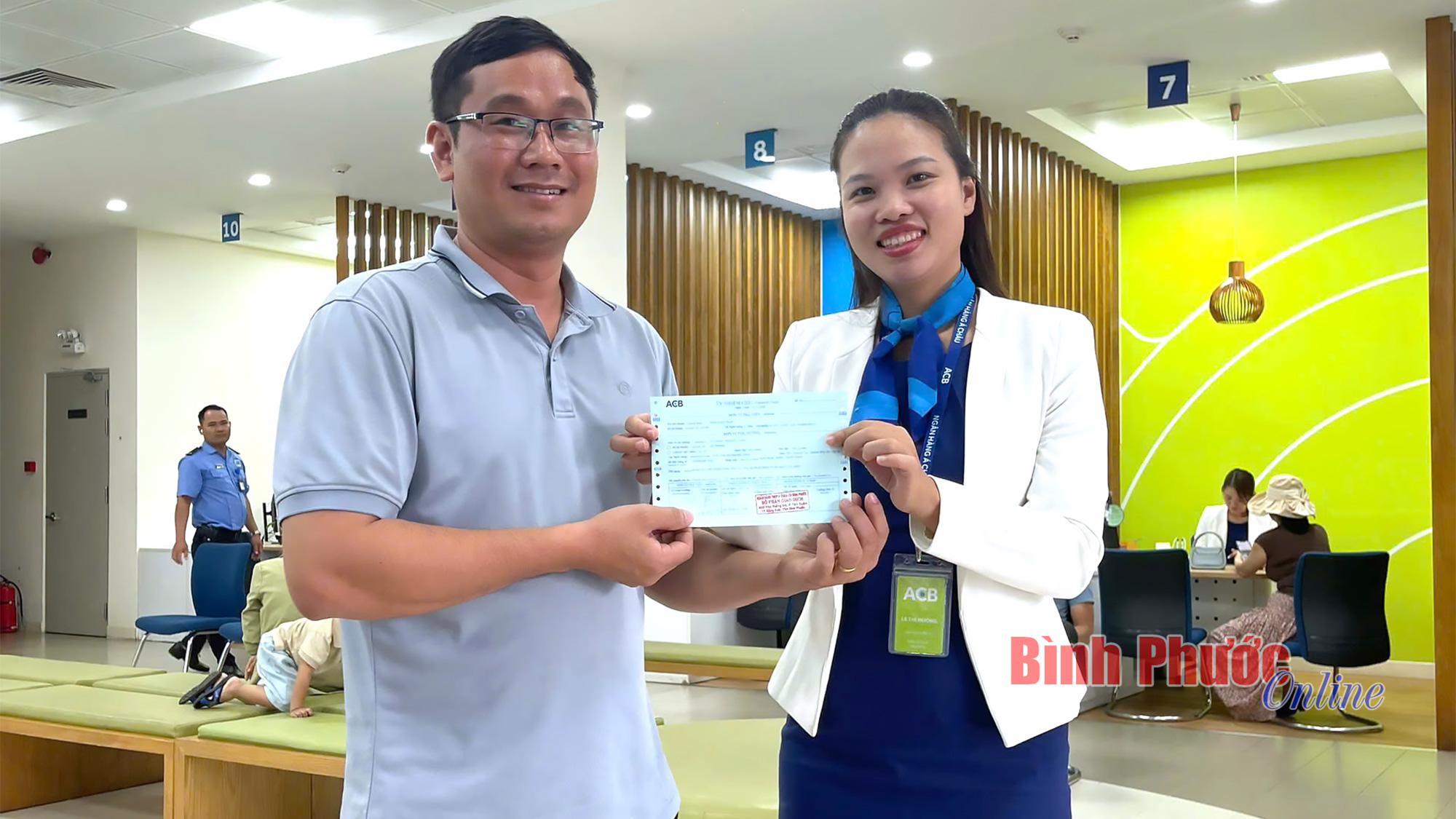 Công dân Đồng Xoài cảnh giác khi nhận tiền chuyển “nhầm” 