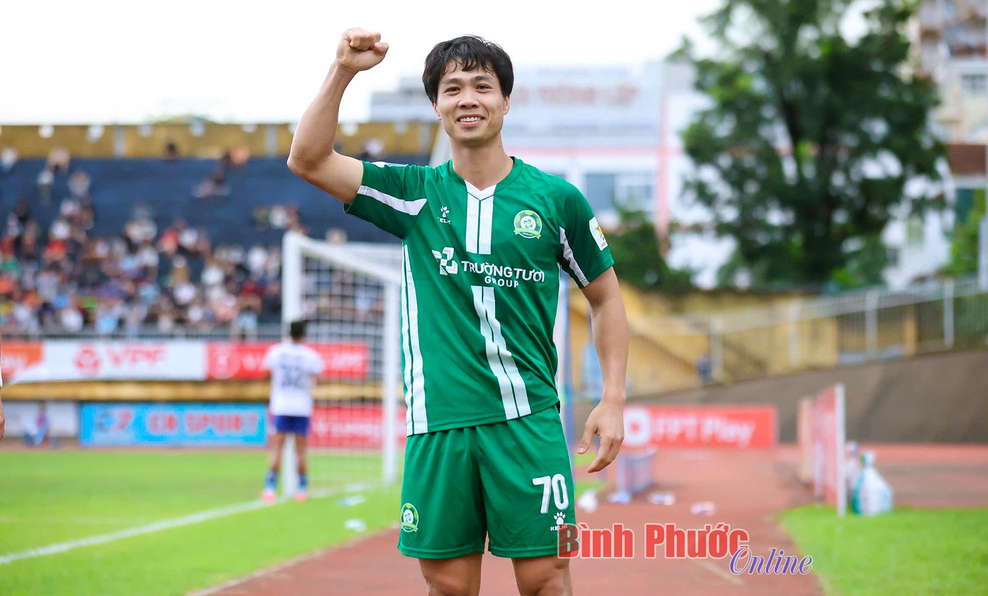 Công Phượng tỏa sáng, giúp Trường Tươi Bình Phước có 3 điểm trên sân Huế