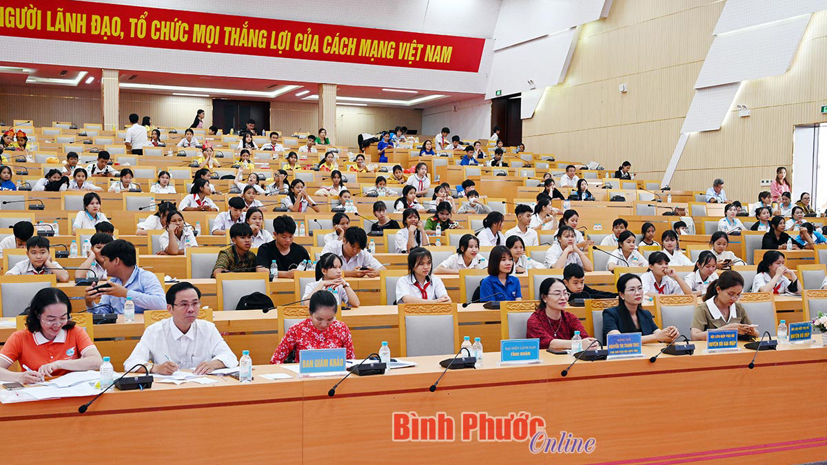 Diễn đàn giao lưu, chia sẻ mô hình Câu lạc bộ  “Thủ lĩnh của sự thay đổi”