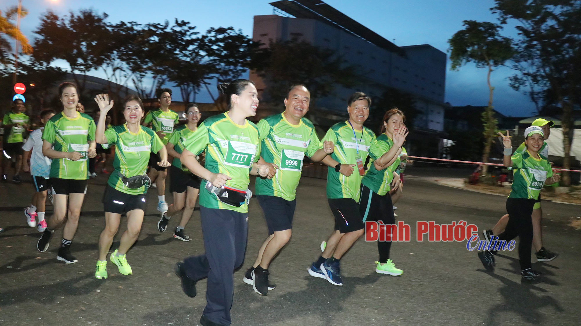 Gần 200 vận động viên của Tập đoàn Trường Tươi chinh phục Giải Bình Phước marathon - Trường Tươi Group lần thứ II