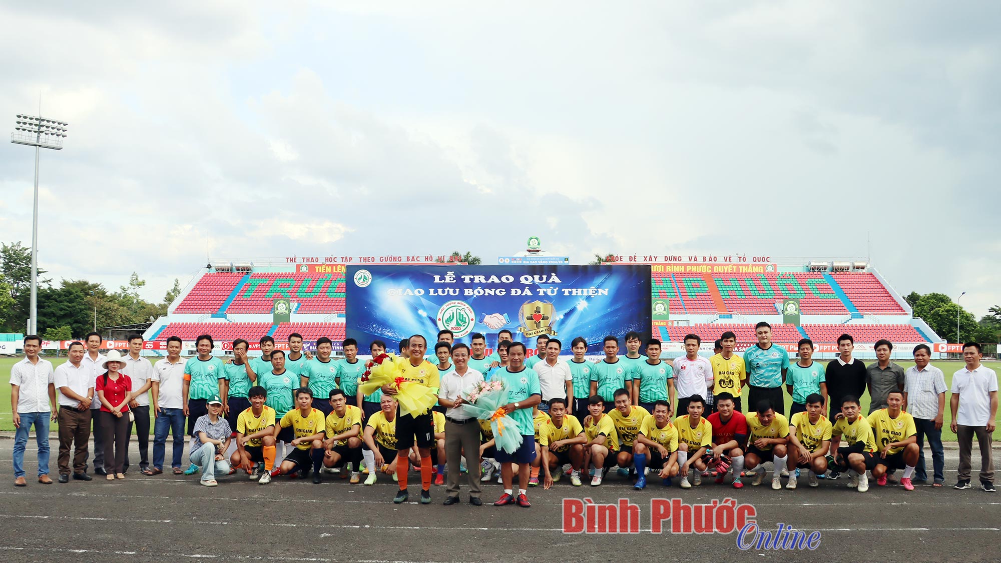 Hấp dẫn trận giao lưu bóng đá từ thiện Lão tướng Đồng Xoài và Đại Giao FC TP. Hồ Chí Minh