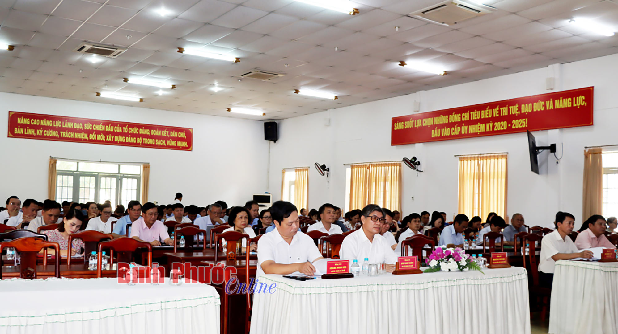 Hội nghị quán triệt, hướng dẫn công tác chuẩn bị đại hội Đảng các cấp 