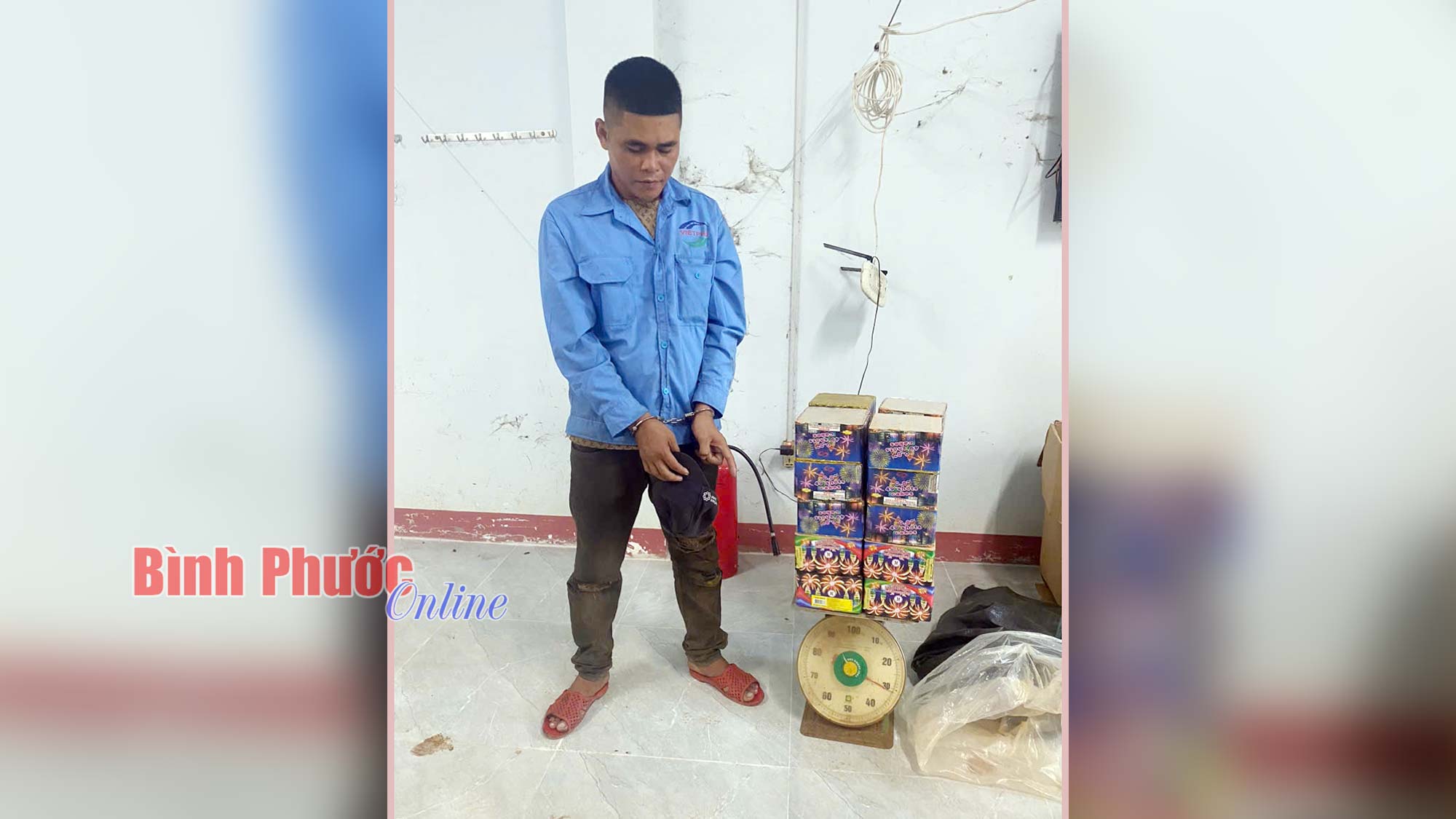 Khởi tố đối tượng vận chuyển pháo trái phép