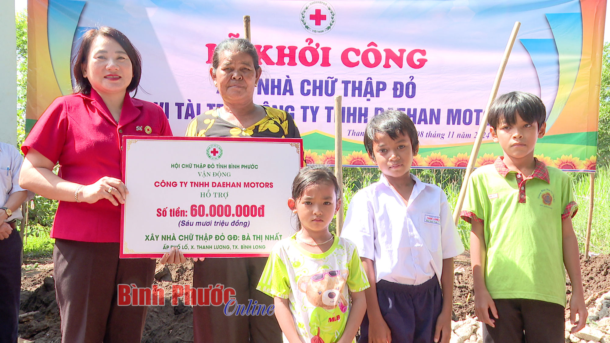 Tặng nhà chữ thập đỏ tại Bình Long