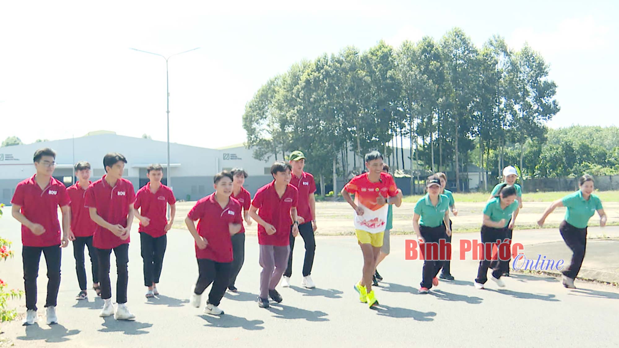 Những bước chạy Hà Mỵ sẵn sàng, tự tin sải bước