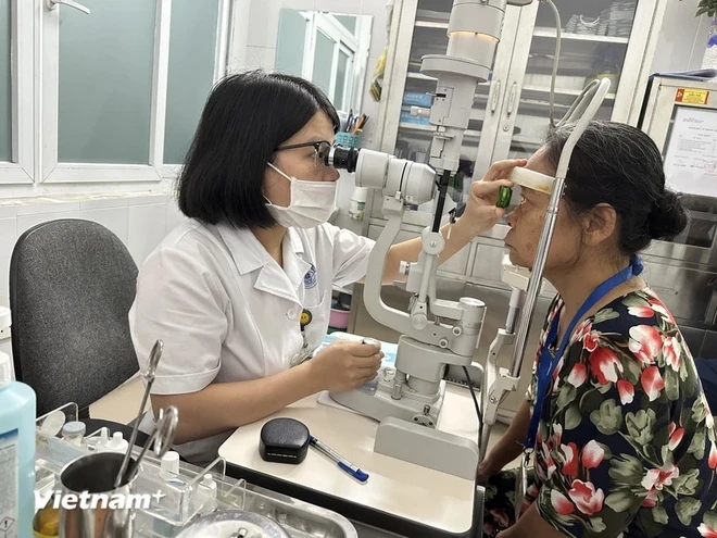 Phân cấp, phân quyền trong cấp phép, chứng chỉ hành nghề lĩnh vực khám chữa bệnh