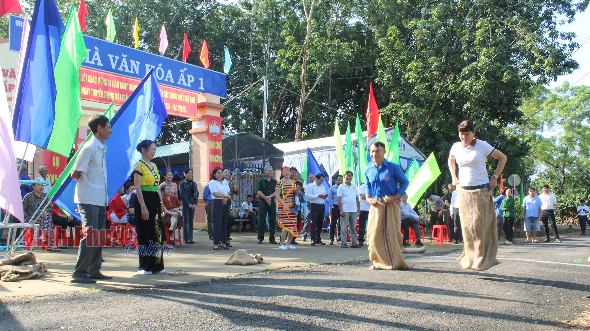 Sôi nổi ngày hội đại đoàn kết toàn dân