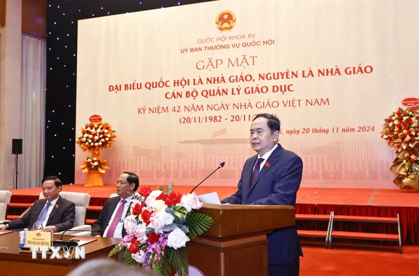 "Tôn vinh, bảo vệ, tạo môi trường thuận lợi để nhà giáo làm việc"