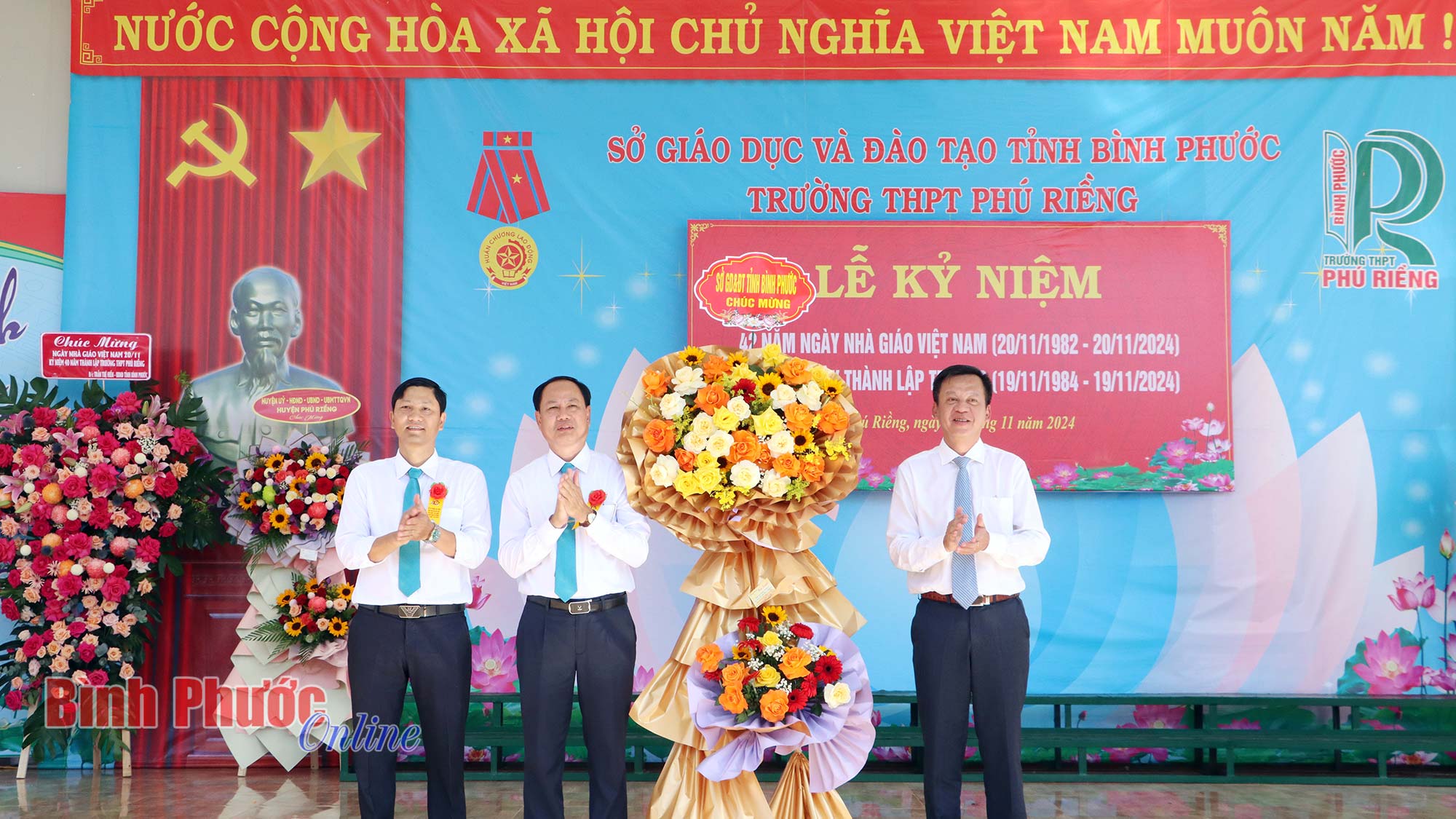 Trường THPT Phú Riềng kỷ niệm 40 năm thành lập