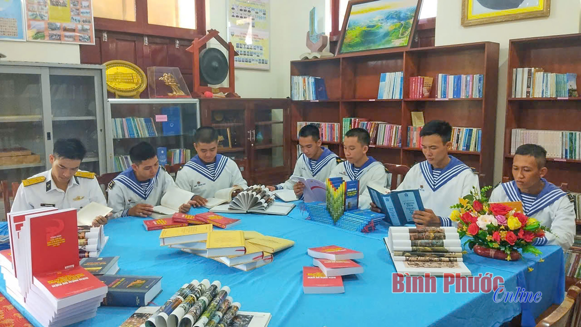 Vùng 4 Hải quân tuyên truyền, phổ biến, giáo dục pháp luật 