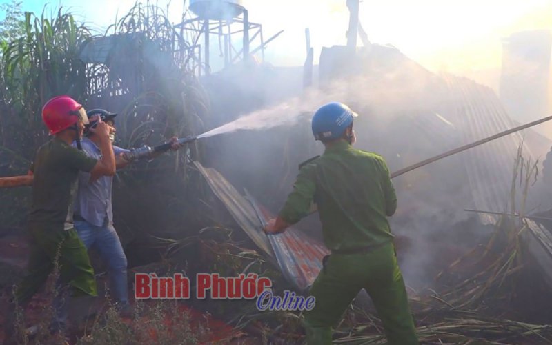 “Bà hỏa” thiêu rụi cơ sở kinh doanh quần áo ở Bù Đốp 