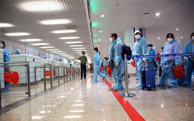 Cách ly 235 người, phong tỏa các địa điểm liên quan 2 ca mắc COVID-19