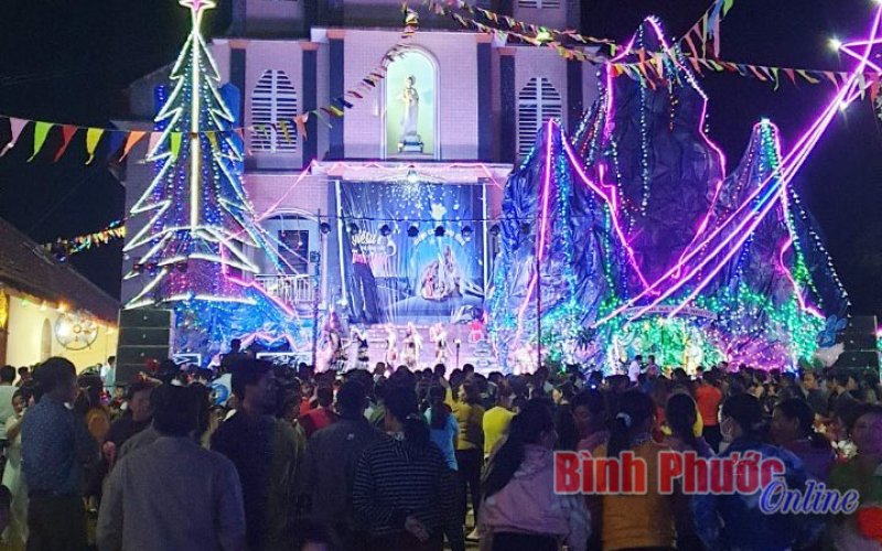 Đêm Giáng sinh: huyện Lộc Ninh tạm giữ 12 xe mô tô