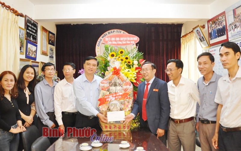 Đoàn công tác tỉnh Bình Phước chúc mừng Giáng sinh các cơ sở tôn giáo tại Thành phố Hồ Chí Minh