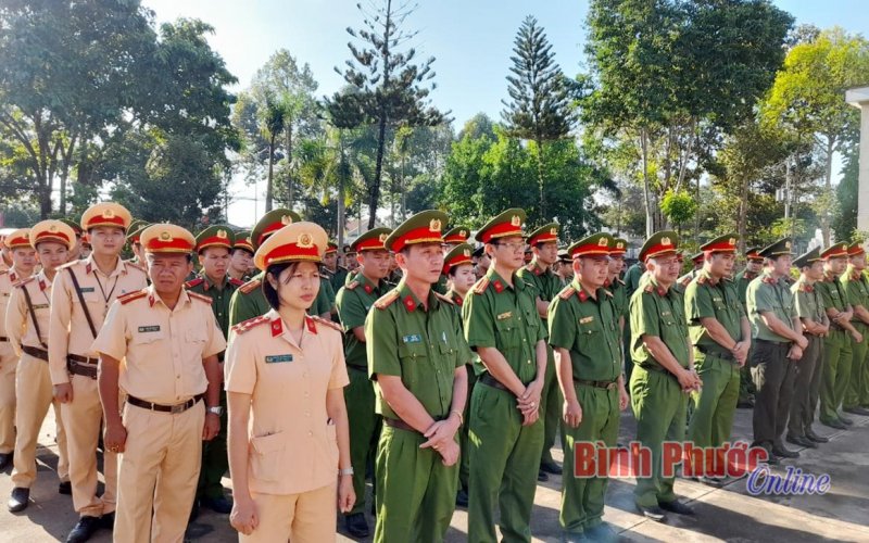 Đồng Ph&uacute; ra qu&acirc;n mở đợt cao điểm trấn &aacute;p tội phạm