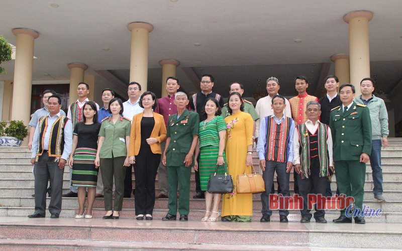 Gặp mặt các đại biểu dự Đại hội đại biểu toàn quốc các DTTS Việt Nam lần thứ II