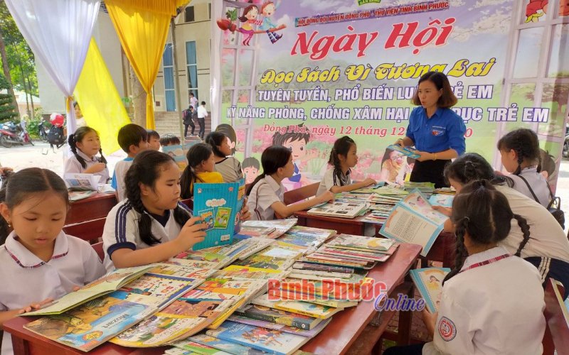 Học sinh Đồng Phú tham gia ngày hội đọc sách và kỹ năng phòng chống xâm hại tình dục trẻ em