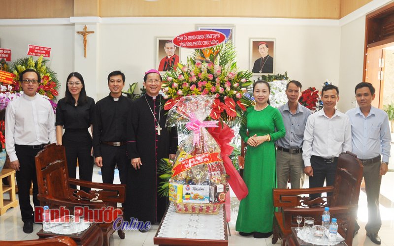 Lãnh đạo tỉnh Bình Phước thăm, chúc mừng Giáng sinh tại Giáo phận Phú Cường