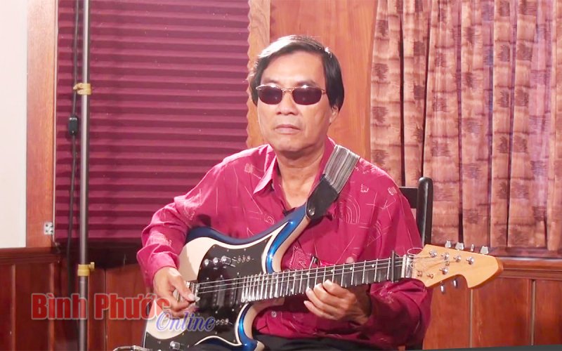 NSND Văn Giỏi: Dâng tặng tiếng đàn cho đời