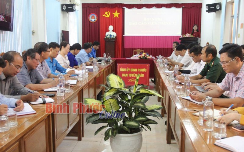 Tập trung tuyên truyền phòng, chống dịch và bình ổn giá