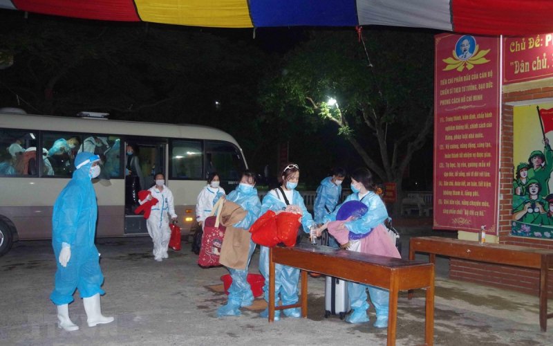 Việt Nam thêm 7 ca mắc COVID-19, cách ly ngay khi nhập cảnh