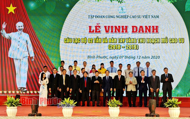 VRG vinh danh thành viên Câu lạc bộ 2 tấn