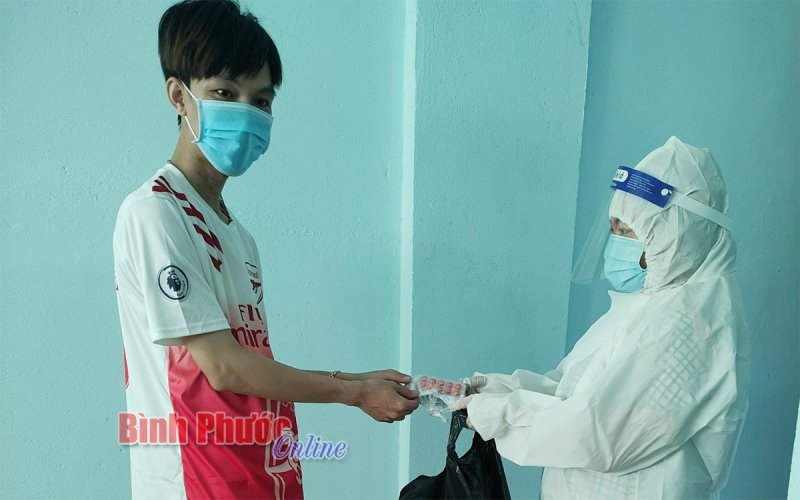 100 gói thuốc “0 đồng” tặng bệnh nhân Covid-19 