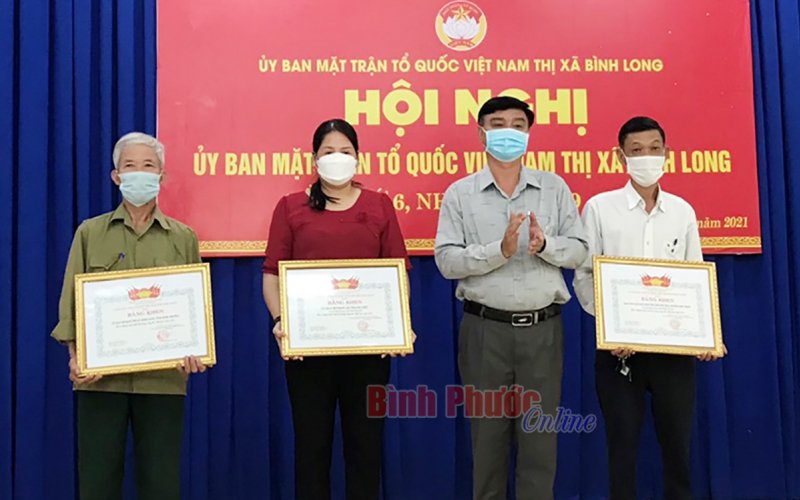 Bình Long: 2,5 tỷ đồng ủng hộ “Quỹ vì người nghèo” 