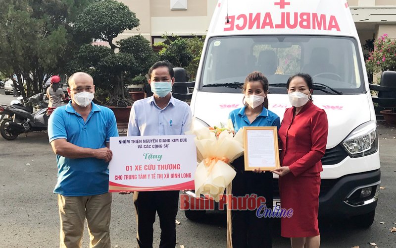 Bình Long tiếp nhận hỗ trợ xe cứu thương phòng, chống Covid-19