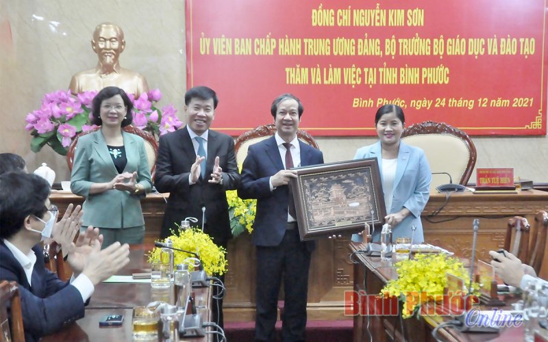 Bình Phước cần quy hoạch xã hội hóa các cấp học và phát triển hệ thống giáo dục đại học