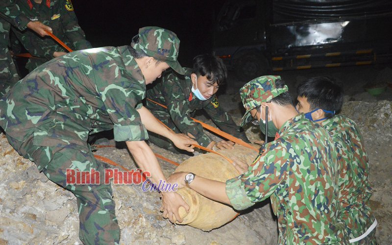 Bộ CHQS tỉnh thu gom, xử lý thành công 5 tấn bom, mìn, vật liệu nổ
