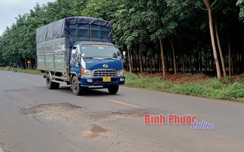 ĐT759 đoạn qua xã Đa Kia cần được sửa chữa