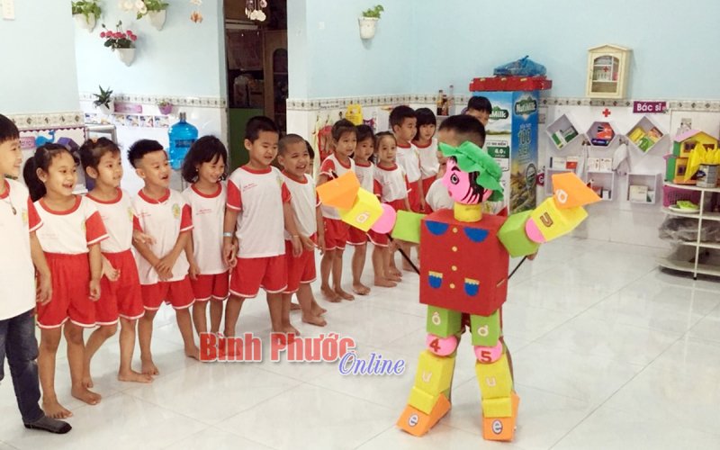 Sáng tạo rô-bốt giúp trẻ hứng thú trong học tập