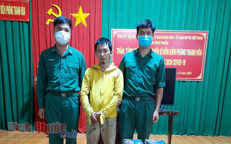 Tạm giữ đối tượng vận chuyển 32kg pháo nổ