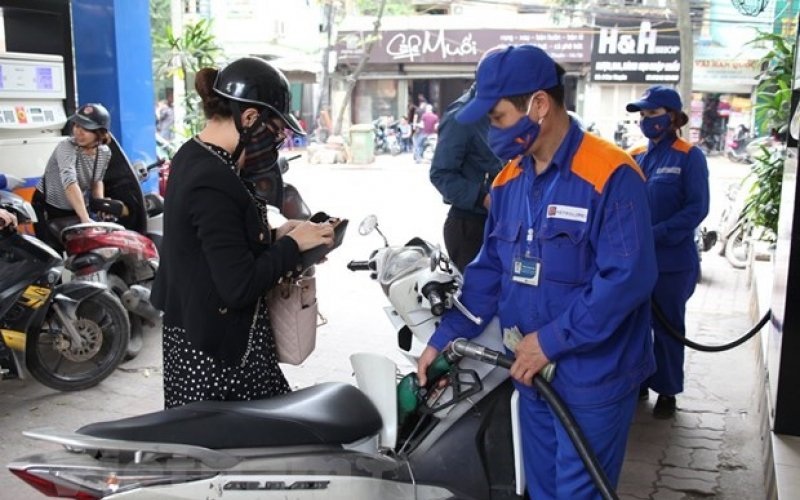 Tăng gần 500 đồng, xăng RON95-III có giá mới là 23.295 đồng mỗi lít