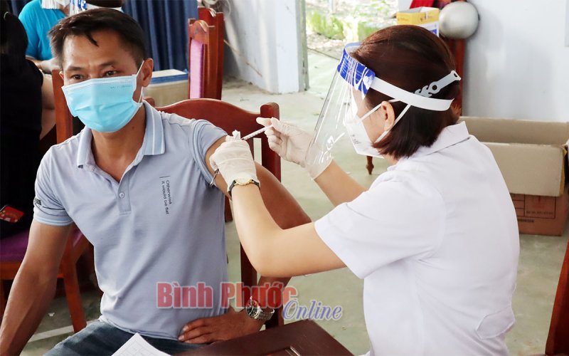 Từ ngày 2-1-2022, Bình Phước triển khai tiêm mũi 3 vắc xin phòng Covid-19