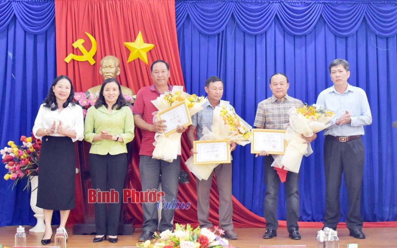 Bình Long tiếp nhận 5 căn nhà tình thương do doanh nghiệp trao tặng