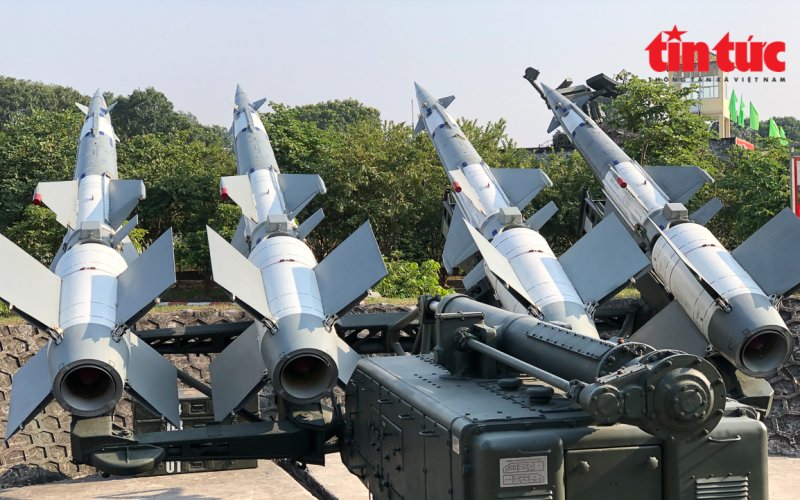 Cận cảnh dàn tên lửa hiện đại bảo vệ Thủ đô