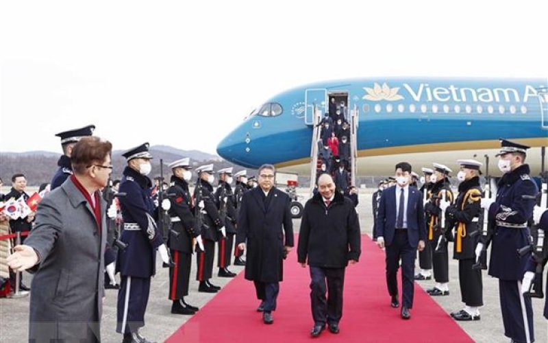 Chủ tịch nước Nguyễn Xuân Phúc bắt đầu thăm cấp Nhà nước tới Hàn Quốc