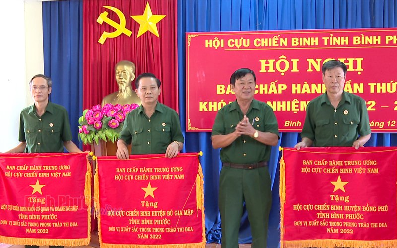 Cựu chiến binh Bình Phước vận động hơn 6,8 tỷ đồng làm đường, lắp camera an ninh