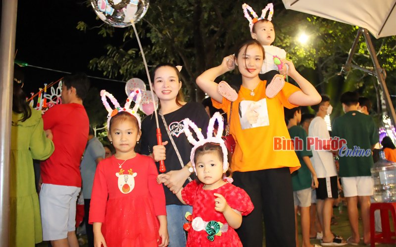 Giao thời gắn kết tình thân