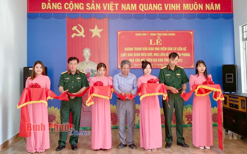 Khánh thành, bàn giao nhà tại các điểm dân cư liền kề đồn biên phòng và chốt dân quân biên giới