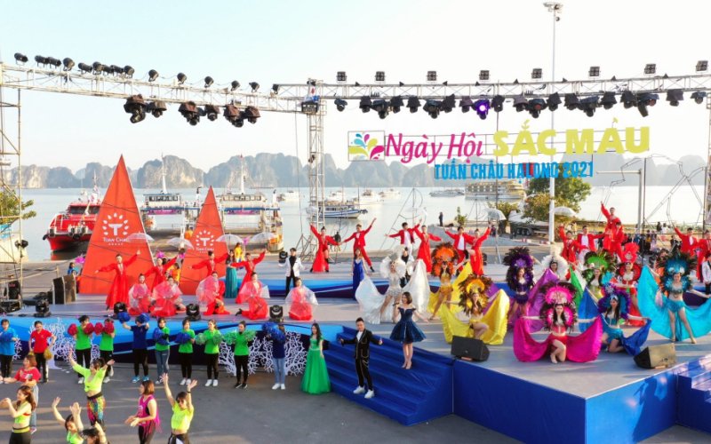 “Sắc màu kỳ quan” Carnaval mùa Đông Hạ Long năm 2022